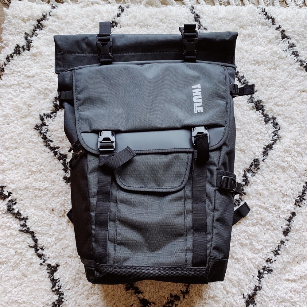 Thule Dslr covert rolltop backpack daypack